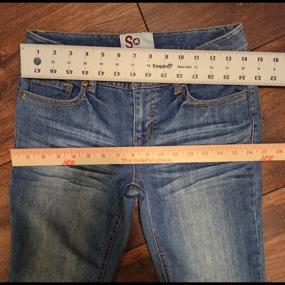 Distressed Wash Flare Jeans - Picture 13 of 16